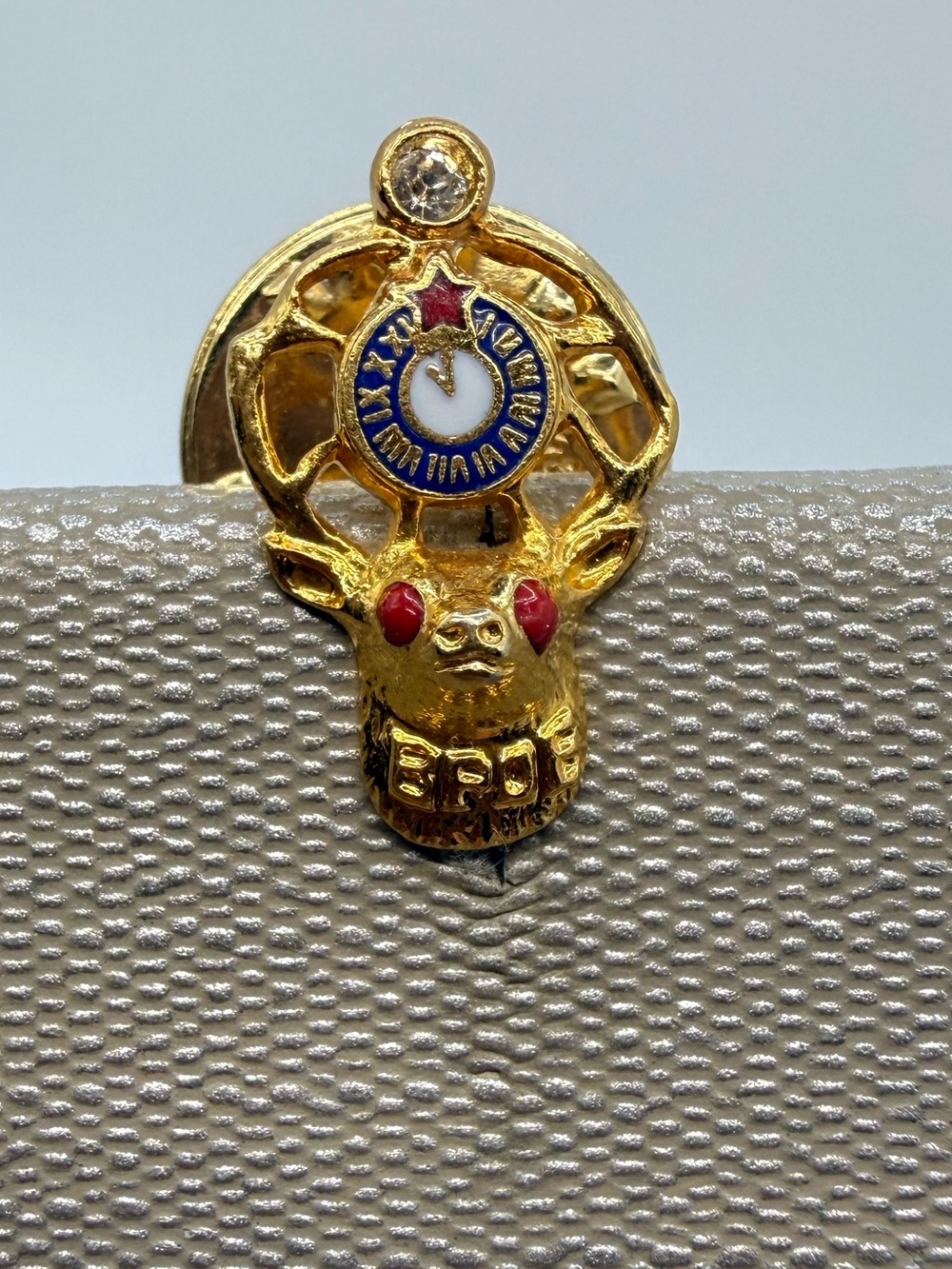 Vintage BPOE Elks Lodge Gold Tone Enamel 11 O’Clock Elk Lapel Pin